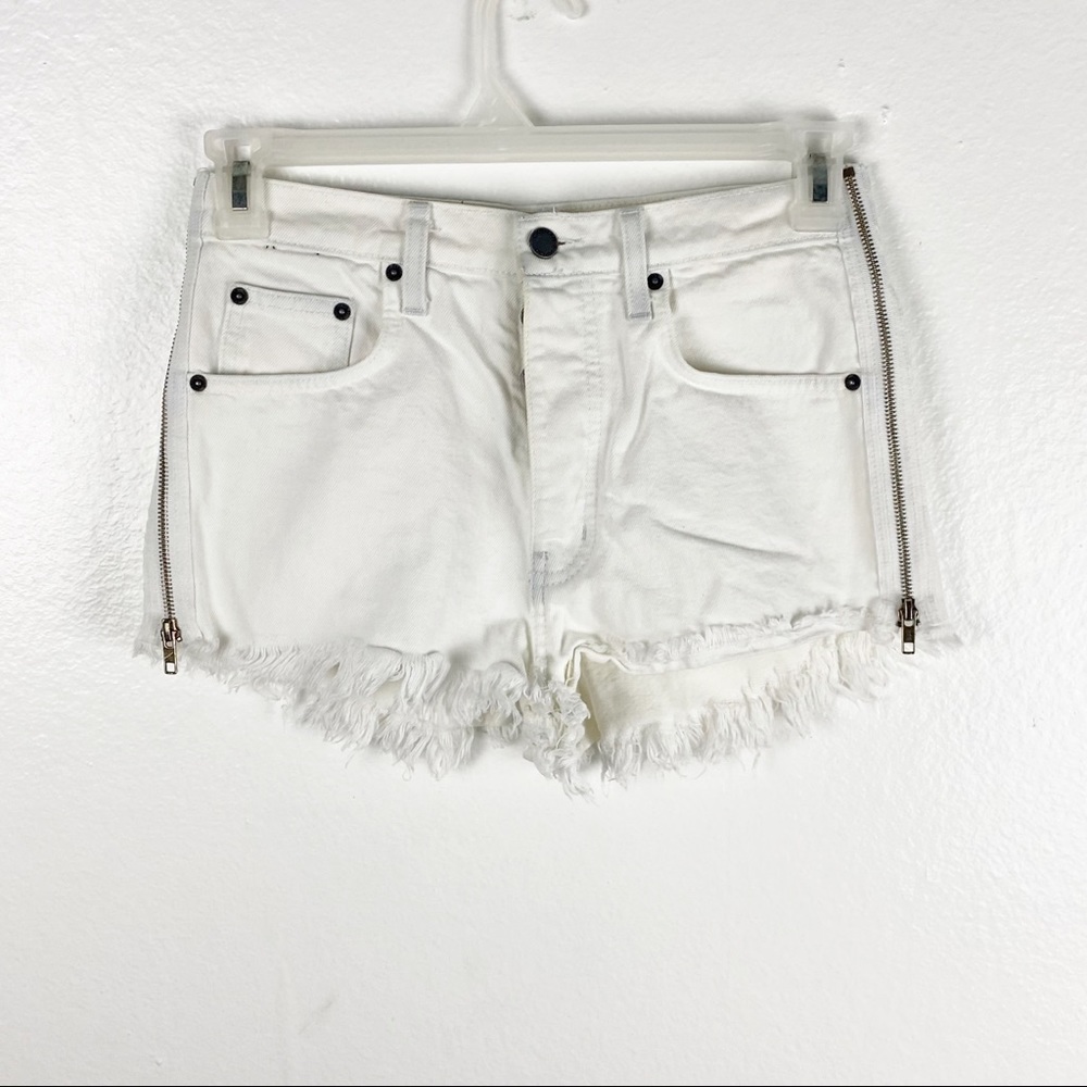 CARMAR Titania White Wash Side Zipper Frayed Hem High Waist Button Fly Size 26
